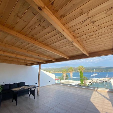Medusa Luxury Apartments Finikounta Esterno foto
