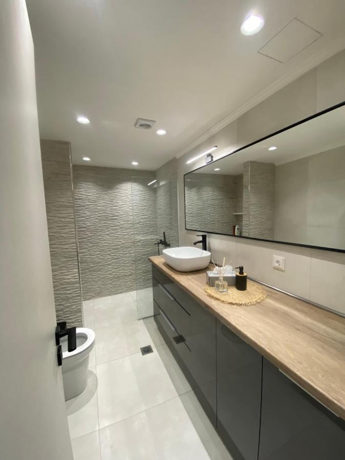 Medusa Luxury Apartments Finikounta Esterno foto