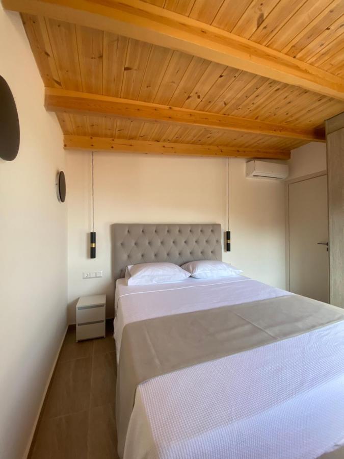 Medusa Luxury Apartments Finikounta Esterno foto