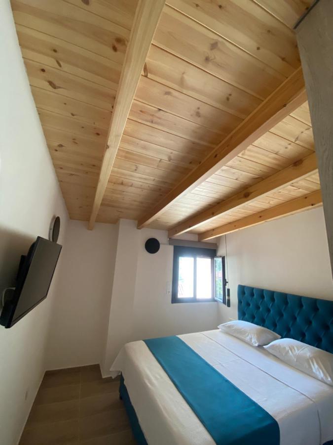 Medusa Luxury Apartments Finikounta Esterno foto