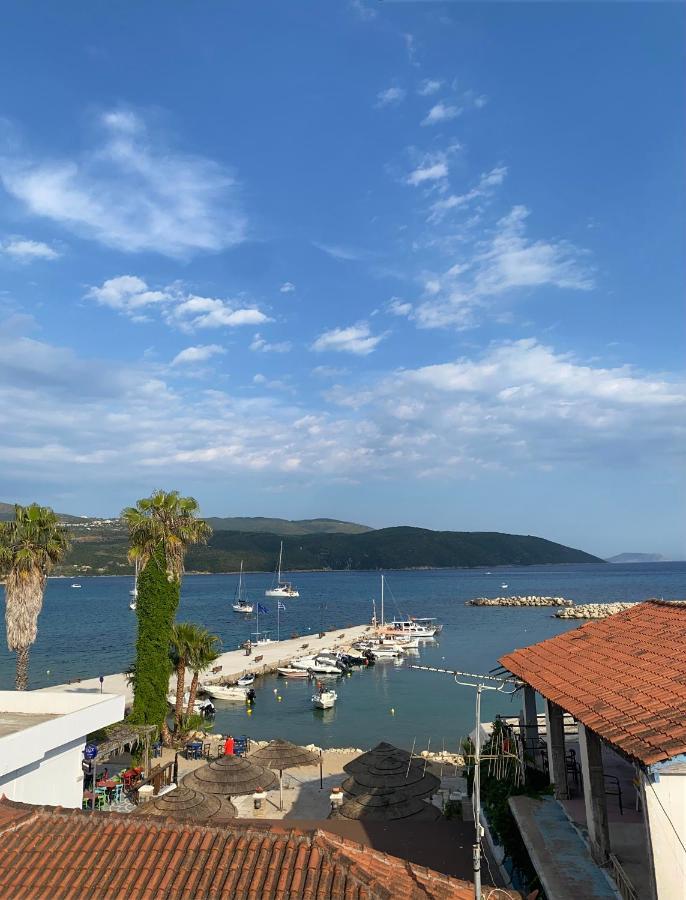 Medusa Luxury Apartments Finikounta Esterno foto